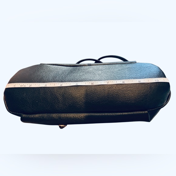 Black Faux Leather Convertible Shoulder Crossbody Bag Gold Hardware - Picture 8 of 11